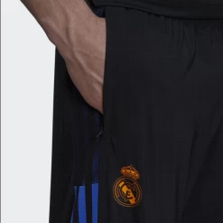 Pantalón Adidas Real Madrid Presentación 2021-22 Negro -Tienda De Deportes De Pelota pantalon adidas real madrid presentacion 202122 negro 3